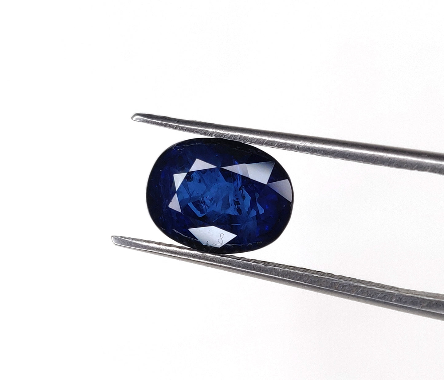 Natural Blue Sapphire - Diffuse Oval Faceted Gemstone | 5.20cts
