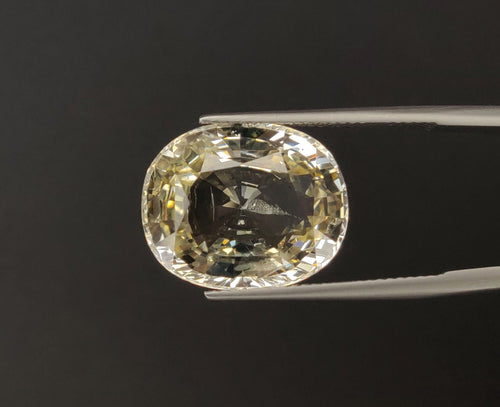 Natural Yellow Sapphire Sri Lanka (Ceylon) Oval 20.40 carat