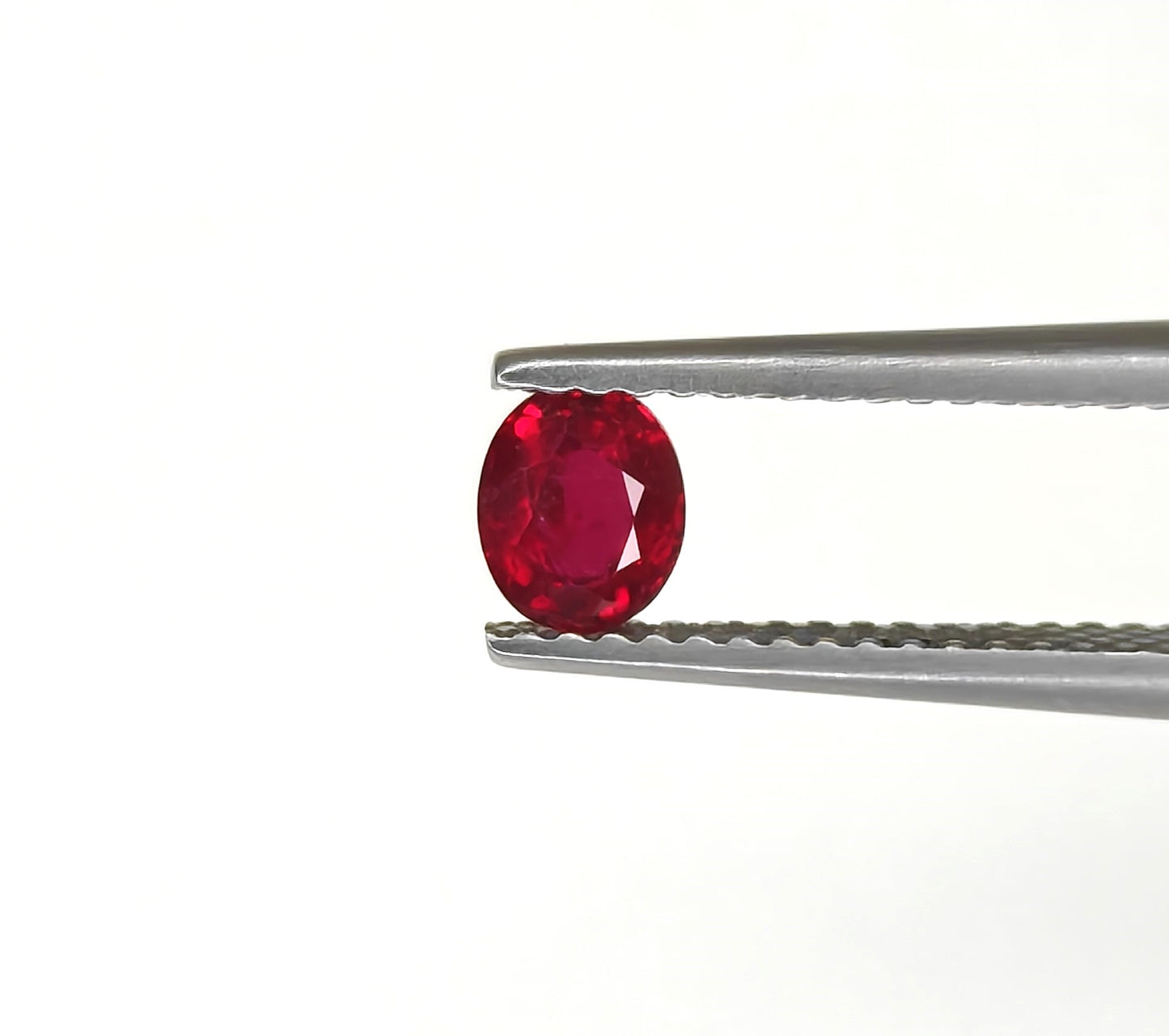 Natural Ruby Mozambique Oval 0.5 carat