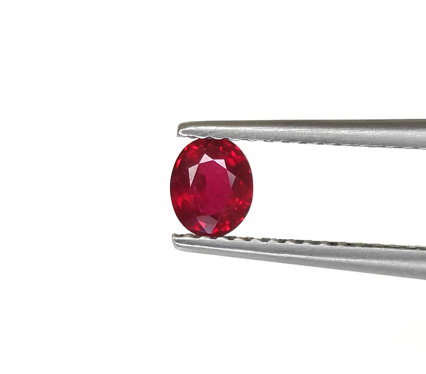 Natural Ruby Mozambique Oval 0.5 carat