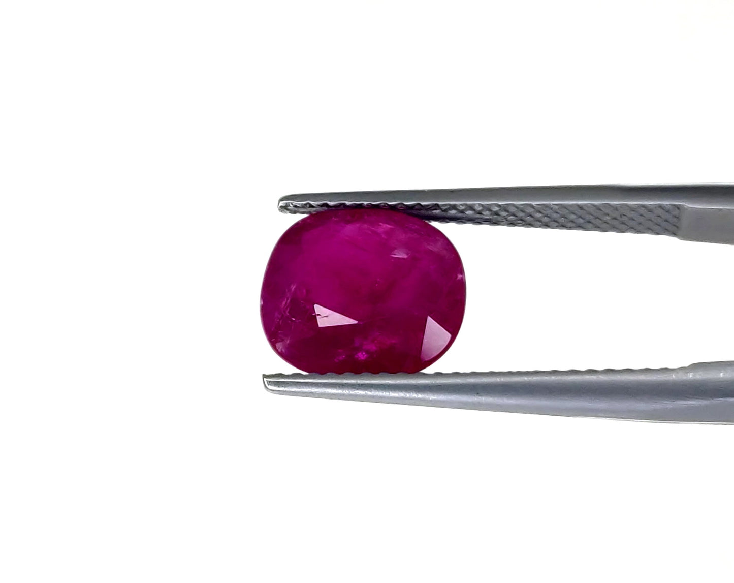 Natural Ruby Mozambique Oval 4.09 carat