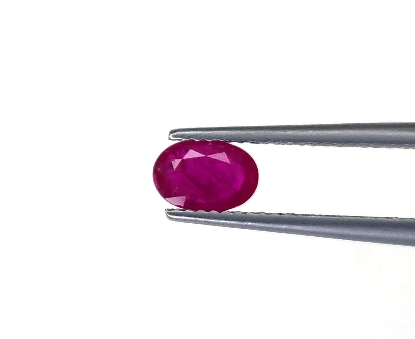 Natural Ruby Mozambique  Oval 1.06 carat