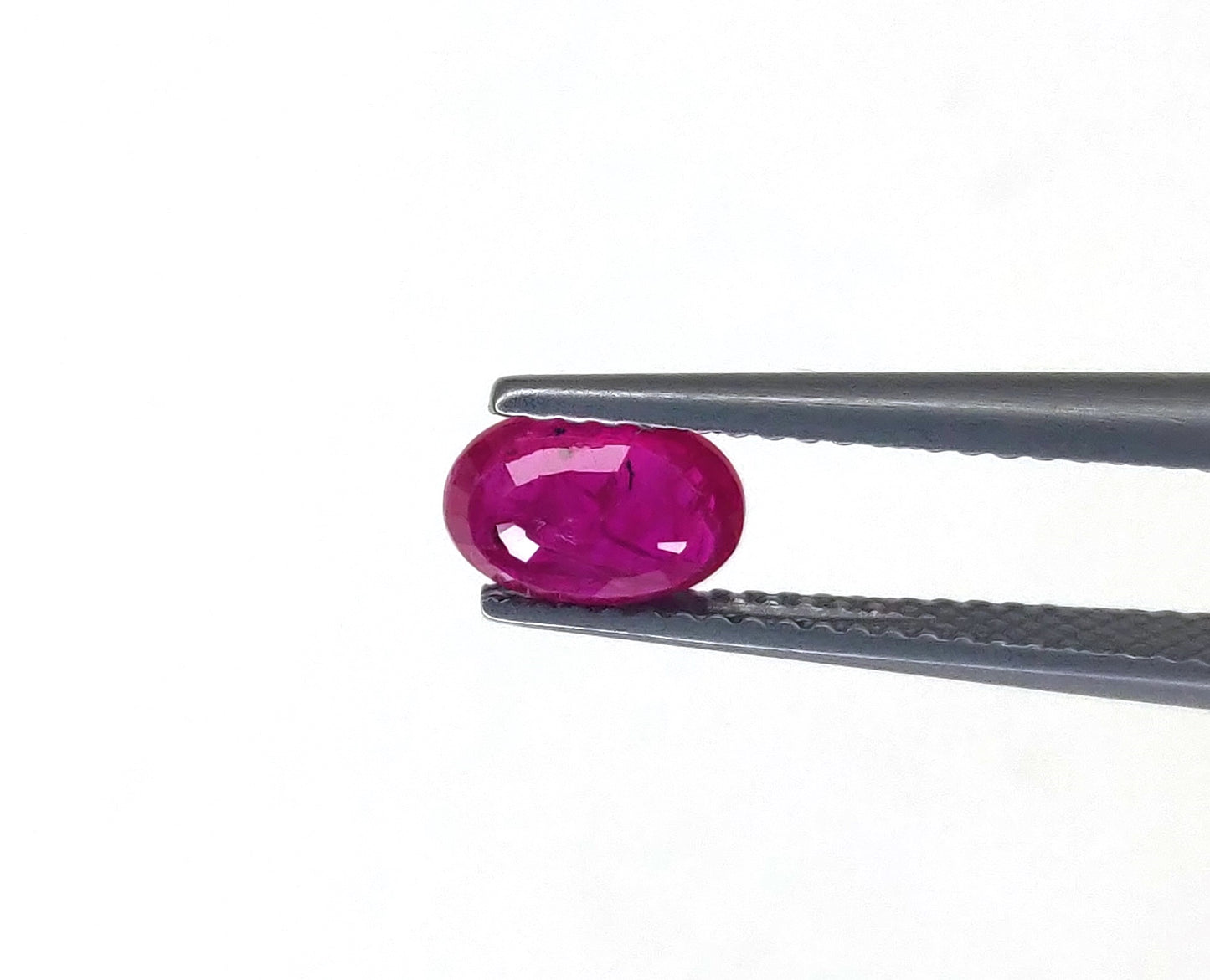 Natural Ruby Mozambique  Oval 1.06 carat