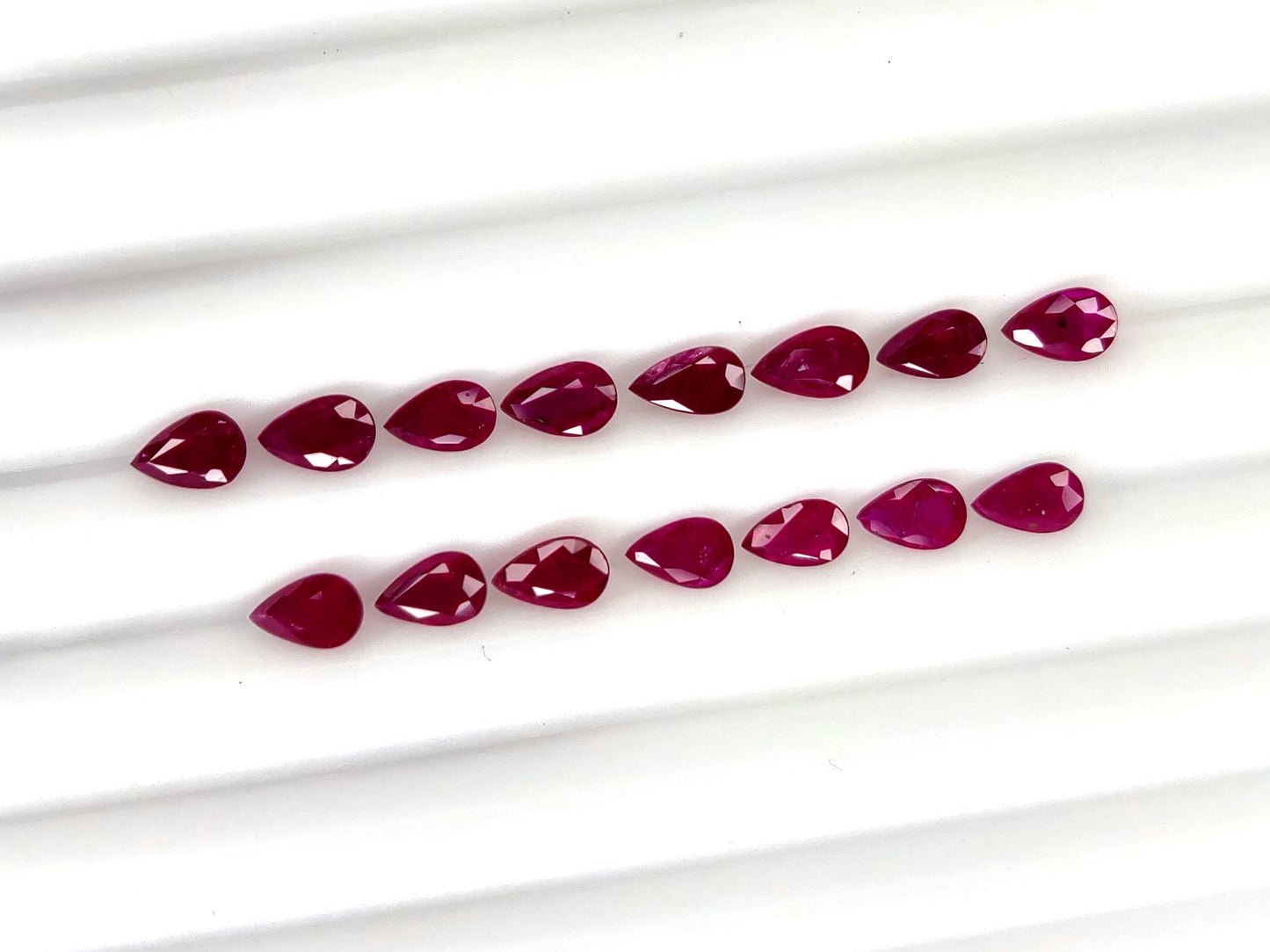 Natural Ruby Mozambique Pear 5x3 MM
