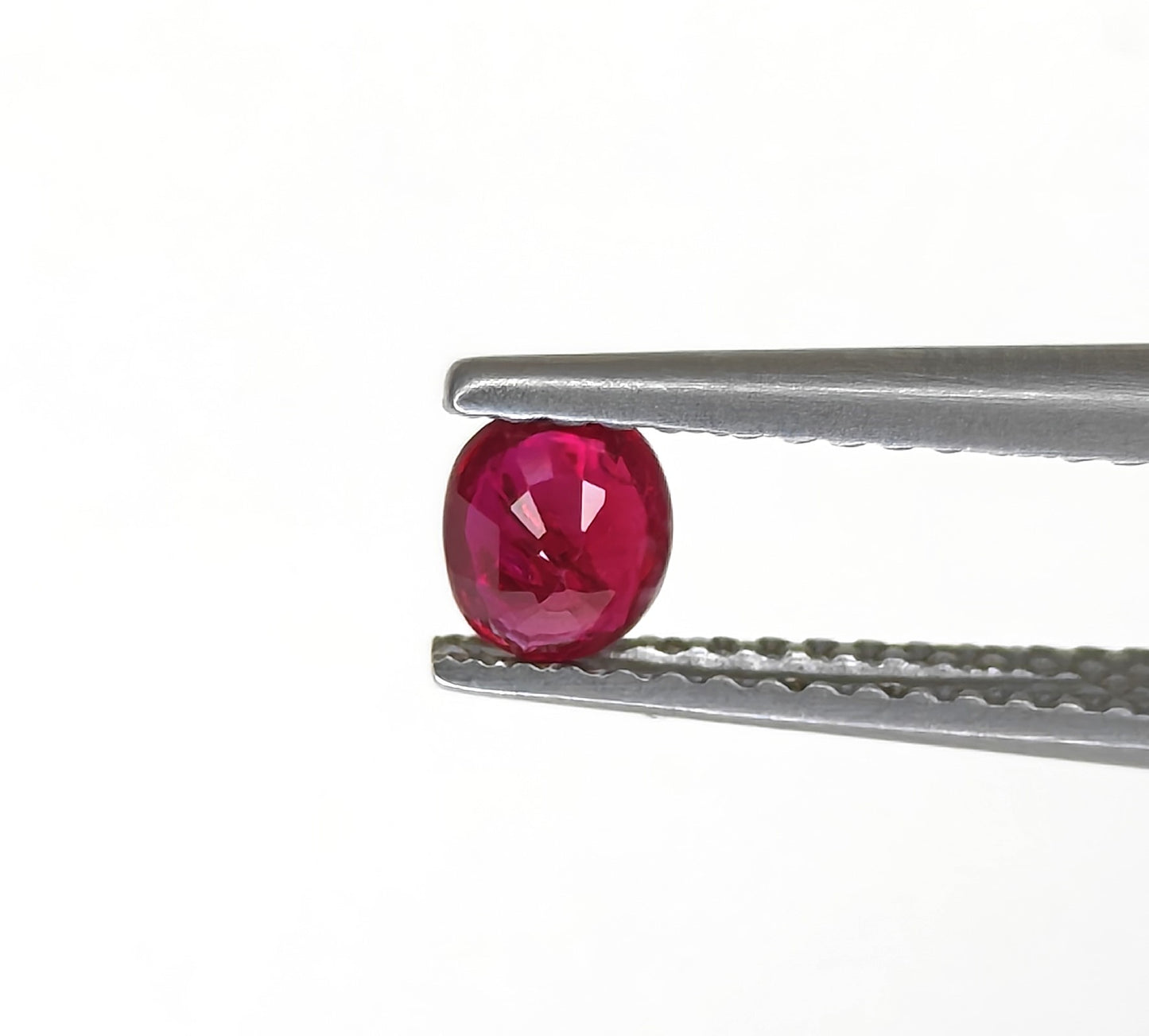 Natural Ruby Mozambique Oval 0.4 carat
