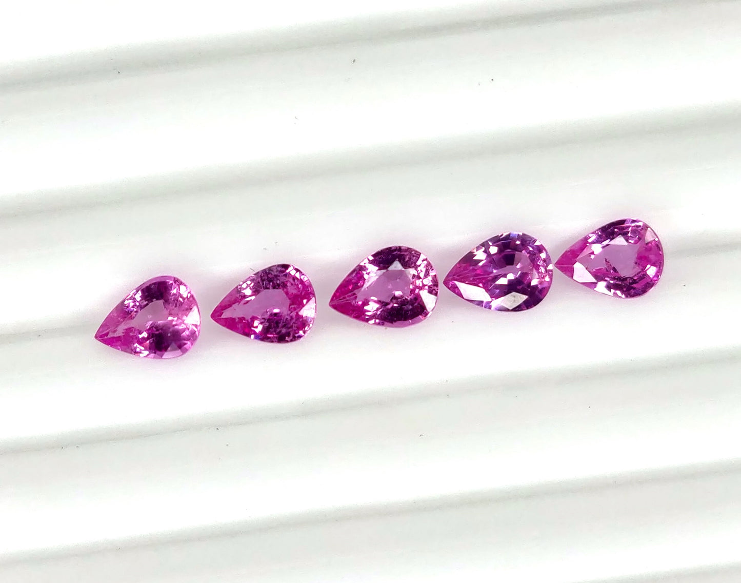 Natural Pink Sapphire Bangkok Pear 7x5 MM