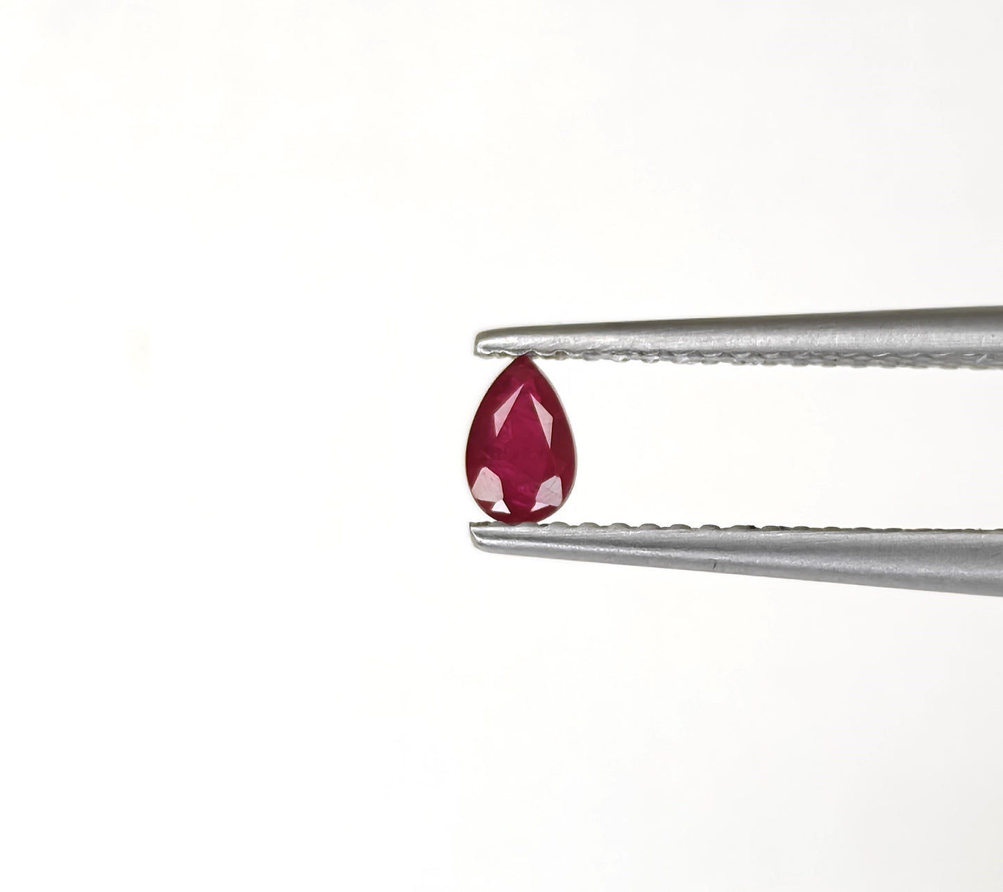 Natural Ruby Mozambique Pear 5x3 MM