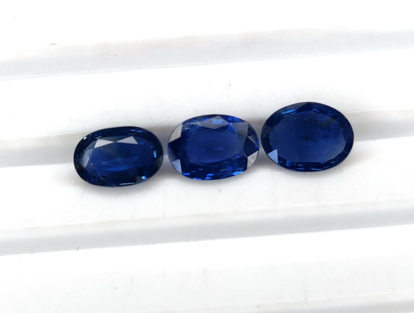 Natural Blue Sapphire Madagascar Oval 3.24 carat