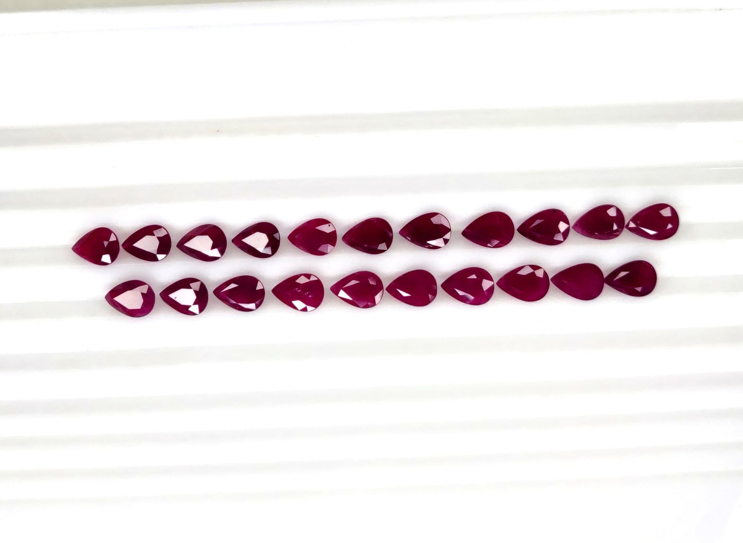Natural Ruby Mozambique Pear 7x5 MM