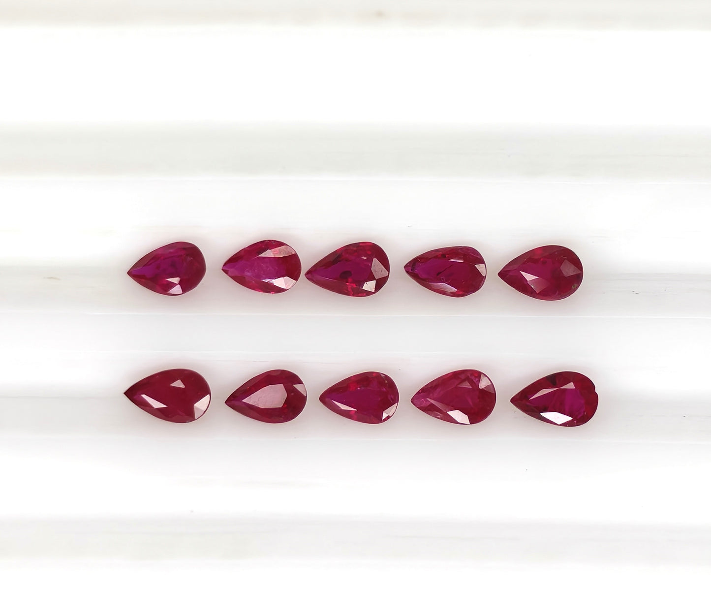 Natural Ruby Mozambique Pear 5x3 MM
