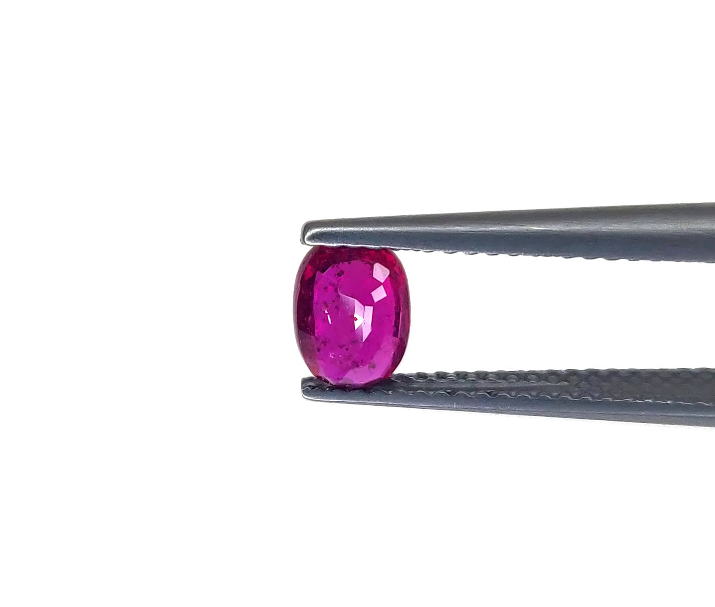 Natural Ruby Mozambique Oval 1.05 carat