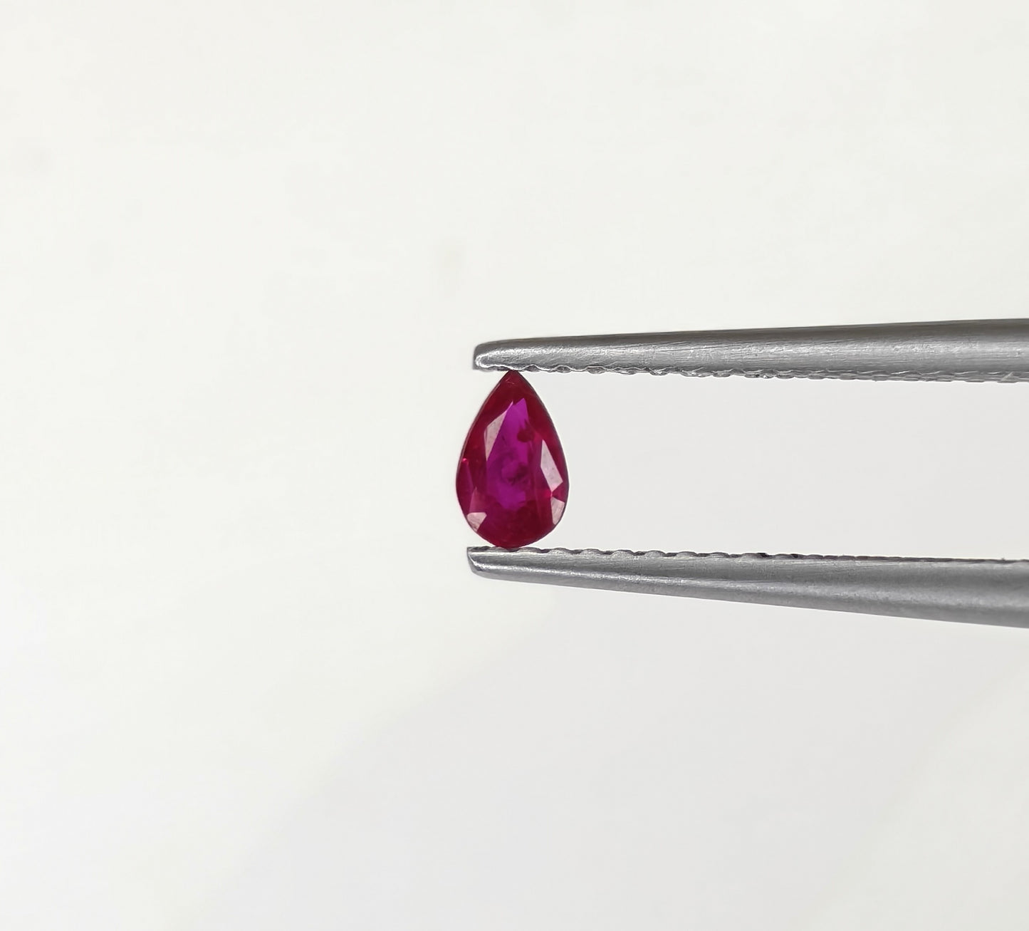 Natural Ruby Mozambique Pear 5x3 MM