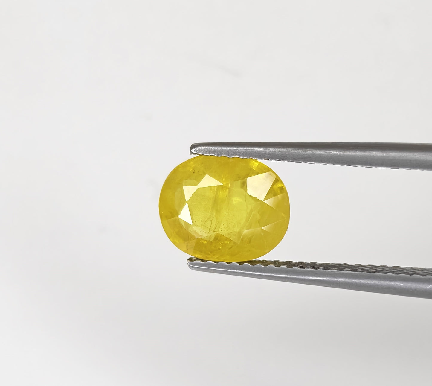 Natural Yellow Sapphire Bangkok Oval 3.01 carat