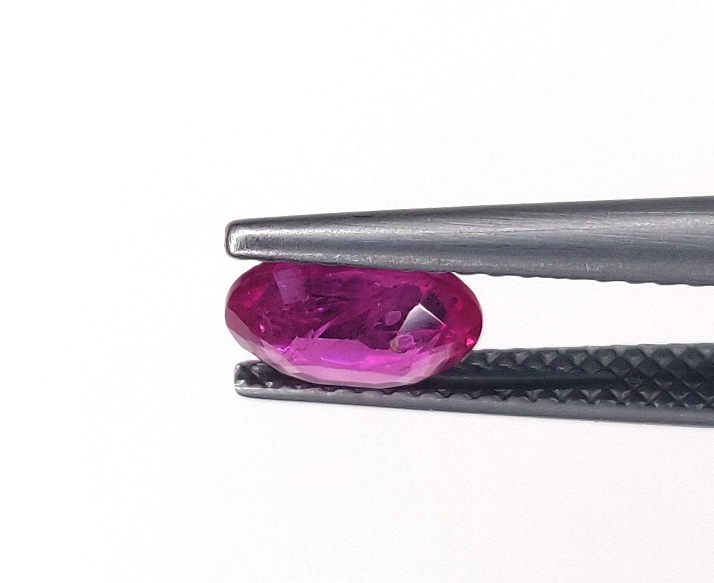 Natural Ruby Mozambique Oval 1.02 carat