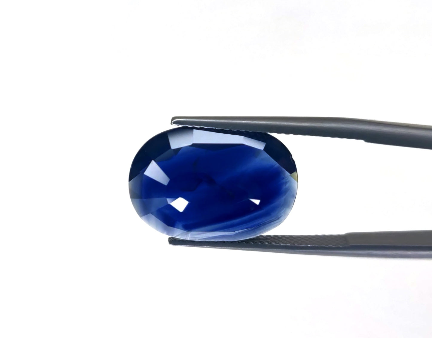 Natural Blue Sapphire Kanchan buri   Oval  11.53 carat