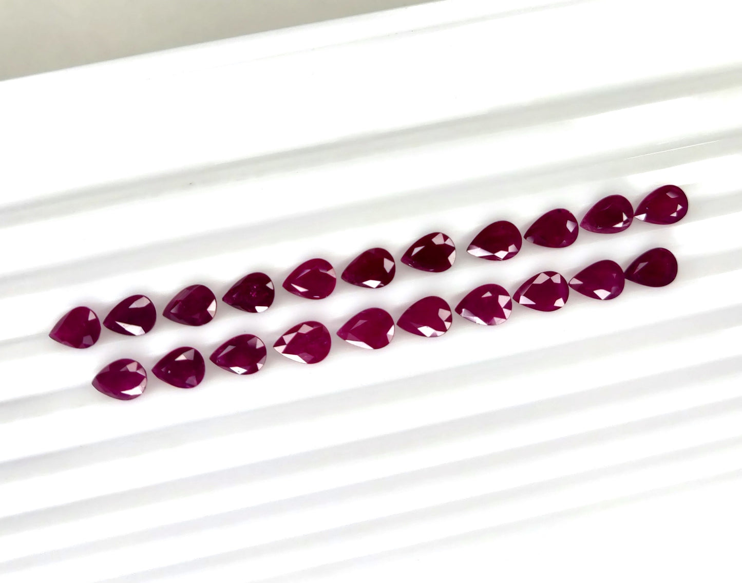 Natural Ruby Mozambique Pear 7x5 MM