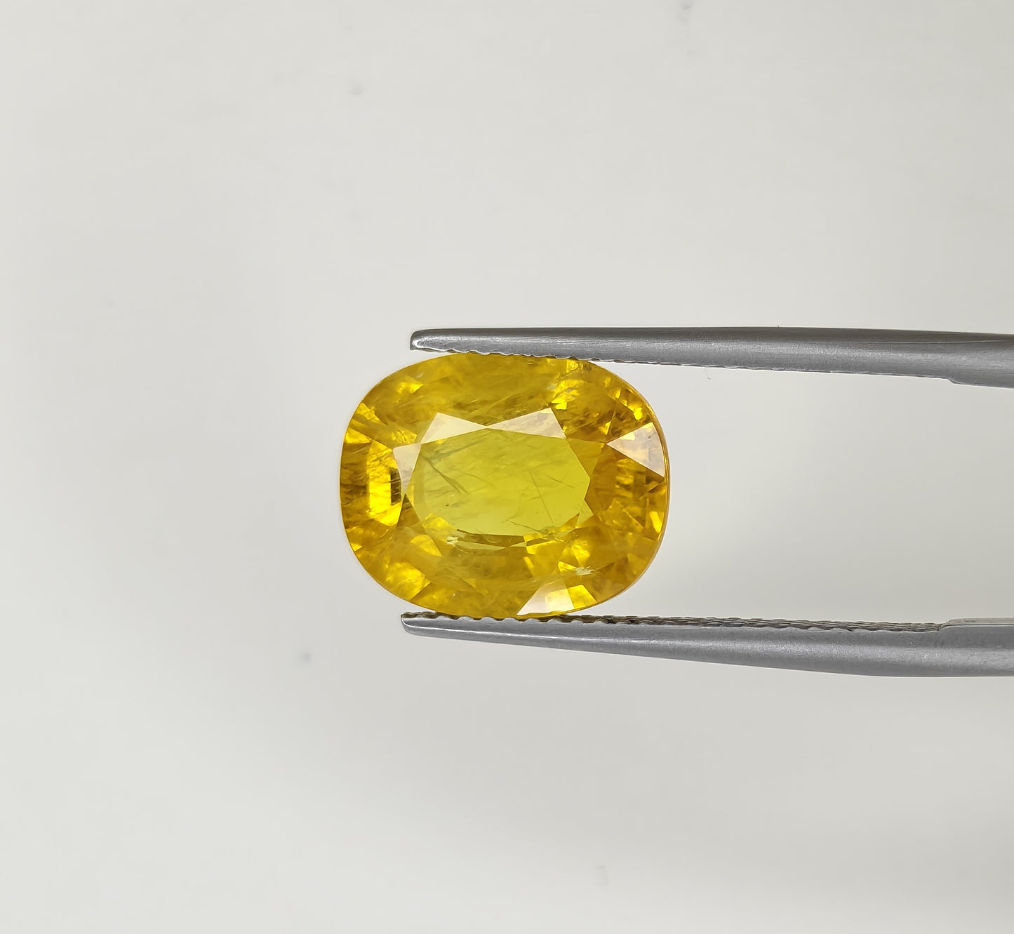 Natural Yellow Sapphire Bangkok Oval 7.10 carat