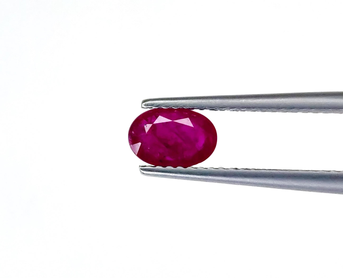 Natural Ruby Mozambique  Oval 1.06 carat