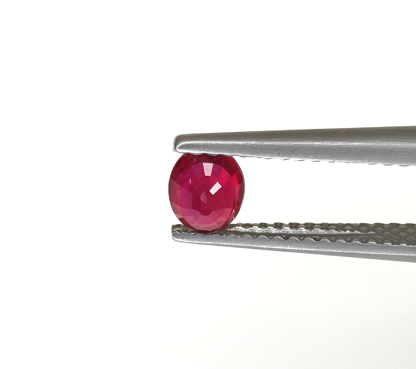 Natural Ruby Mozambique Oval 0.5 carat