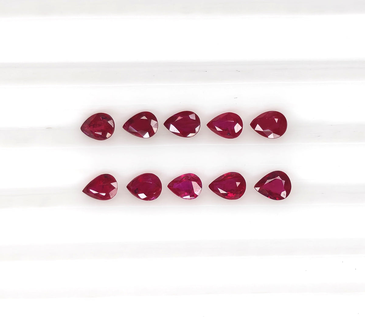 Natural Ruby Mozambique Pear 4x3 MM