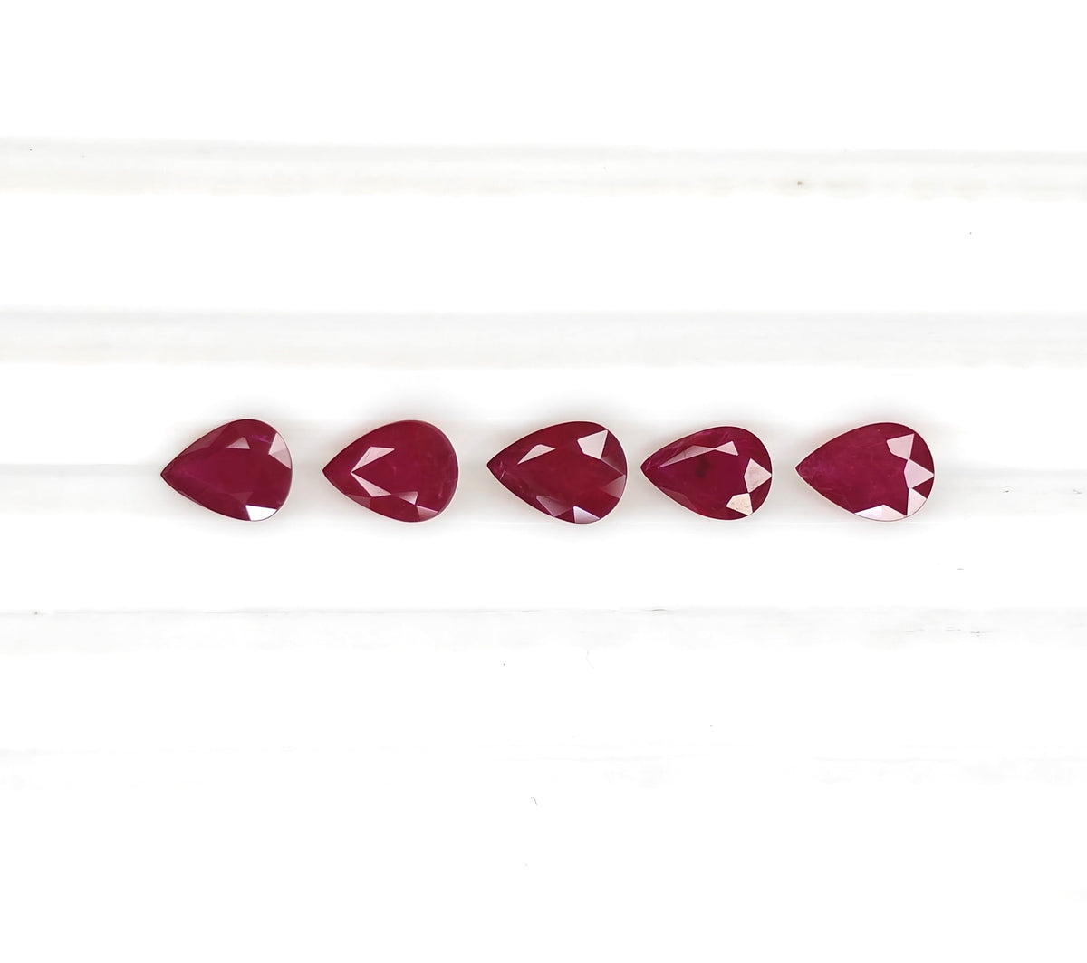 Natural Ruby Mozambique Pear 7x5 MM
